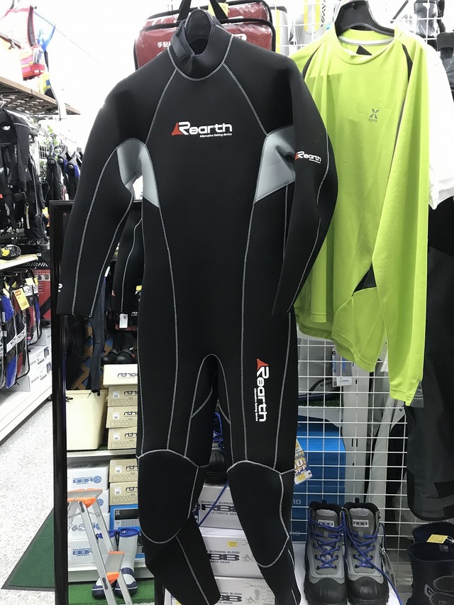 ゆうパケット対応可能 DiveSail ウエットスーツ フード 男女兼用タイプ S-XL4サイズよりお選び頂きます 優れた保温性のネオプレン素材採用 サーフフード  ダイビングフード 男女兼用 ネオプレン素材 ウエットスーツフード の厚さ 1mm ブラック S M L XL DH-002 【新品】