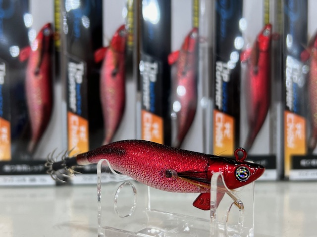 岩上に立つ KYOCERA 京セラ 電気ドリル AD1300VR (穴あけ能力:鉄工13mm/木工